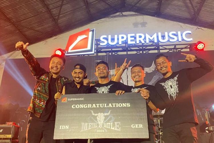 Killa the Phia, grup band metalcore asal Aceh, saat memenangkan kompetesi Wacken Metal Battle Indonesia 2024 di Bandung, Minggu (16/6/2024). 