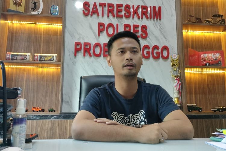 Kasatreskrim Polres Probolinggo Iptu Fajar menyebut pihaknya segera memintai keterangan saksi dan korban atas laporan dugaan pemalsuan identitas yang membuat lima warga tercatat punya utang di bank. 