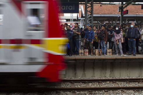 Jakarta Banjir, Begini Rekayasa Perjalanan KRL Selasa Pagi