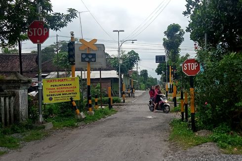 Mobil Mogok di Pelintasan Kereta, Utamakan Keselamatan Diri