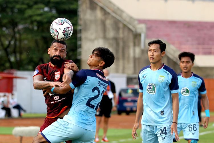 Pencetak gol pertama Borneo FC Francisco Torres ke gawang Persela Lamongan pada pertandíngan pekan ke 13 Liga 1 2021-2022 yang berakhir dengan skor 0-2 di Stadion Sultan Agung Bantul, Selasa (23/11/2021) sore.