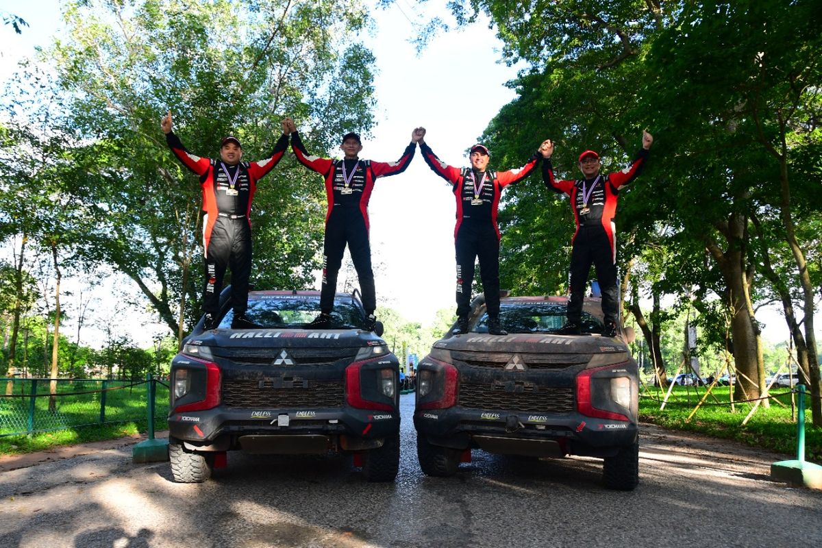 Tim Mitsubishi Ralliart saat mengikuti Asia Cross Country Rally (AXCR) 2022 di Thailand