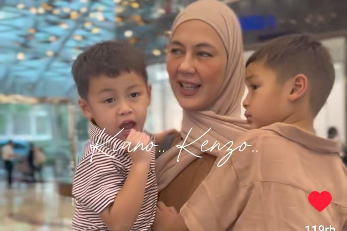Paula dengan dua anaknya, Kenzo dan Kiano 