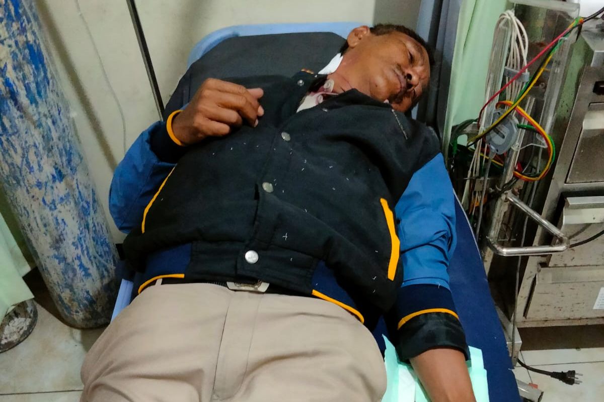 PNS Polsek Sukorejo terjerat benang bekas layang-layang