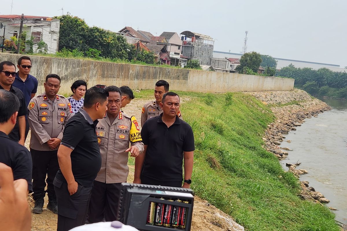 Beda Keterangan Polisi Soal Tembakan Sebelum 7 Remaja Lompat ke Kali Bekasi, Mana yang Benar?