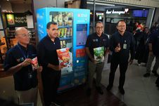 Dukung Pengembangan Pelaku Usaha, AP II Luncurkan Vending Machine Produk-produk UMKM