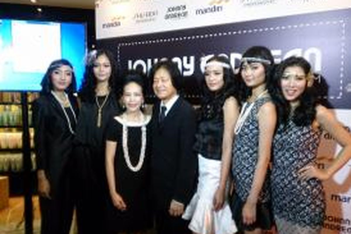 Para model bersama Tina dan Jhonny Andrean di acara peluncuran tren rambut keriting Runaway Spotlight