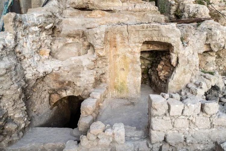 Sebuah vila elit yang dibangun pada 70 M ditemukan di samping Tembok Barat, Yerusalem