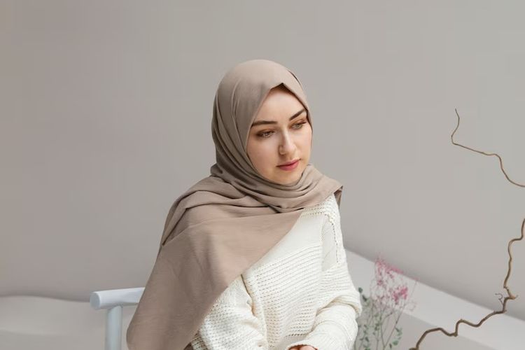 inspirasi outfit idul adha nuansa earth tone