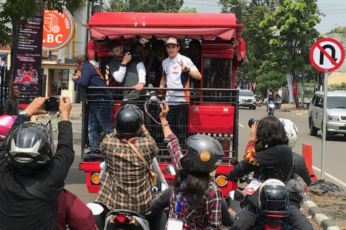 Marquez Naik Bandros Keliling Bandung