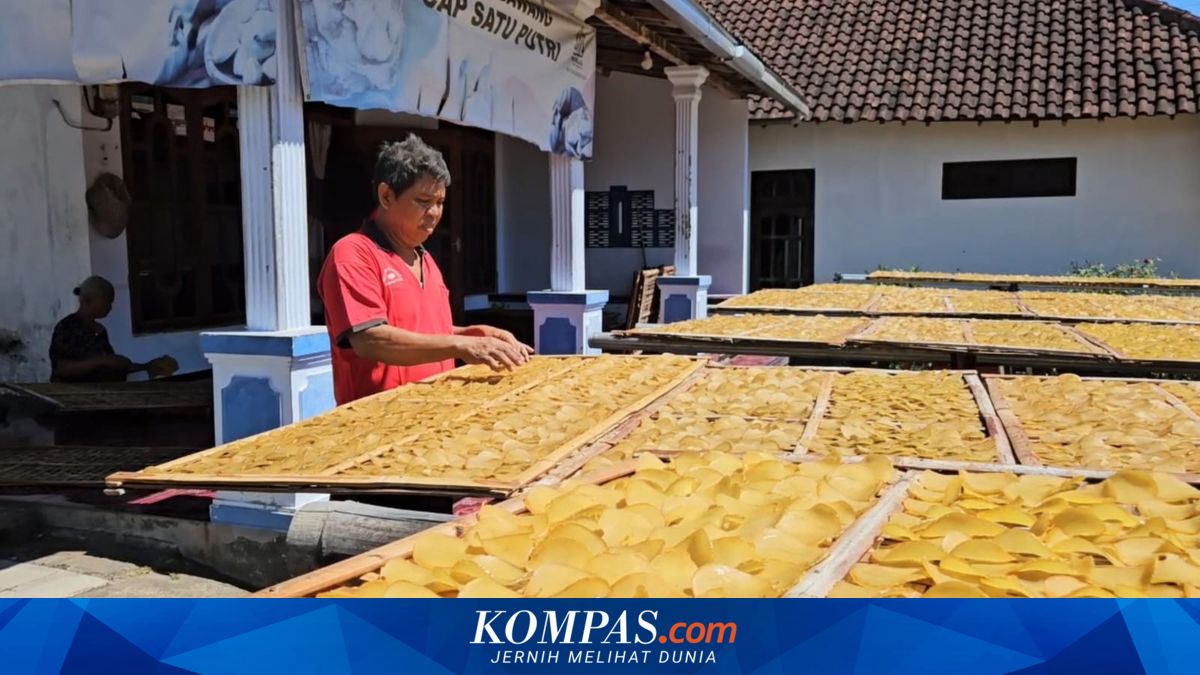 Panas Ekstrem Jadi Berkah bagi Pembuat Kerupuk di Madiun, Sehari Hasilkan 1,5 Kuintal