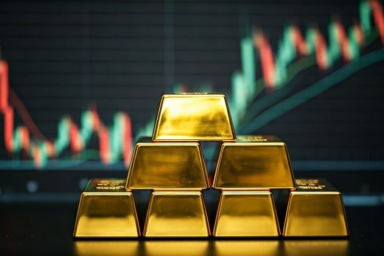 Ilustrasi emas batangan. Harga emas kembali mencetak rekor baru di tengah ketegangan global dan ekspektasi penurunan suku bunga The Fed. 