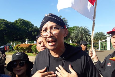 Lantang Kritik Anies, Siapa Abu Janda dan Dewi Tanjung?