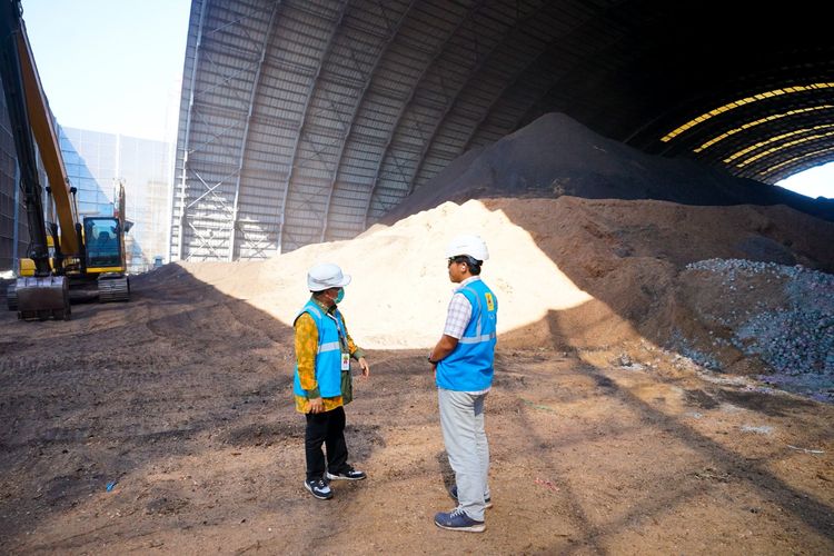 PLTU Jeranjang Terapkan Cofiring dan Pakai Biomassa Berbahan Sawdust