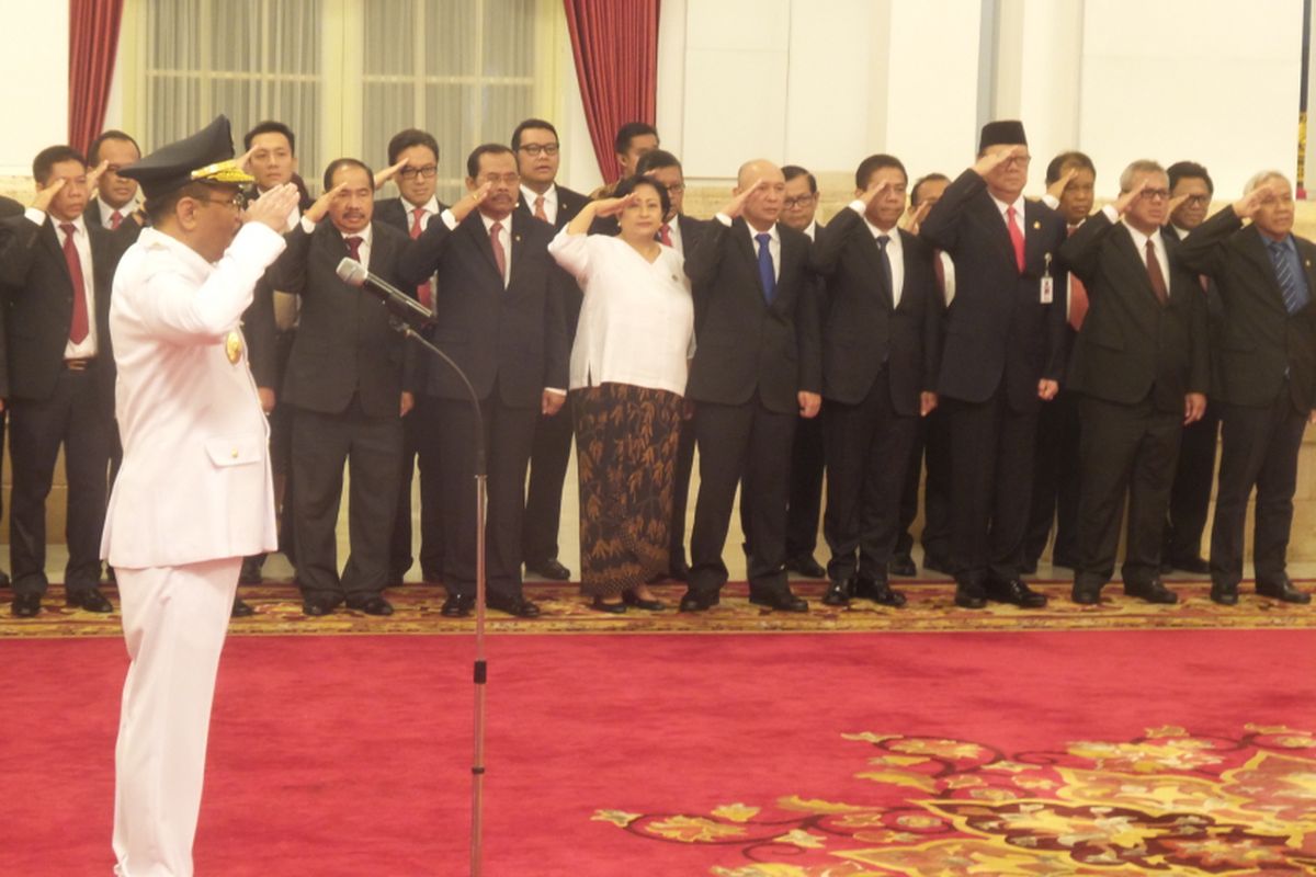Suasana pelantikan Djarot Saiful Hidayat sebagai Gubernur DKI Jakarta sisa masa jabatan 2012-2017 oleh Presiden Joko Widodo di Istana Negara, Kamis (15/6/2017).