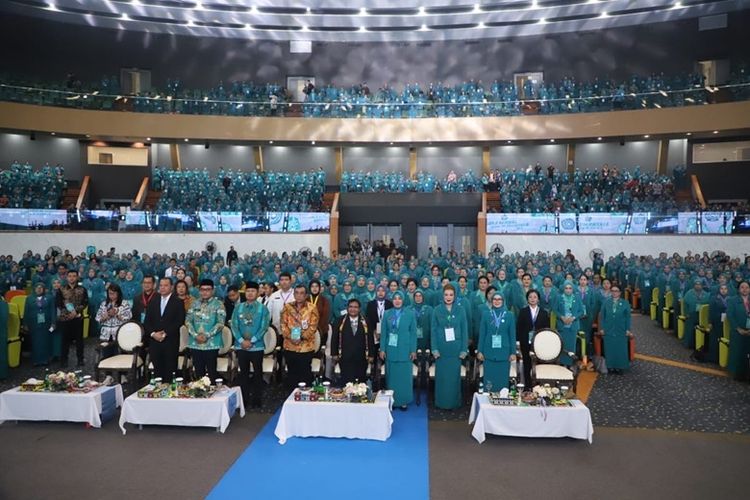 Para peserta yang hadir di Puncak Peringatan HKG ke-53 PKK di Plenary Hall Convention Center, Samarinda, Kalimantan Timur (Kaltim), Selasa (8/7/2025).