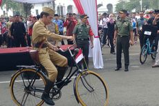 Ini Alasan Jokowi Tampil Ala Bung Tomo Saat Gowes Sepeda Hari Pahlawan