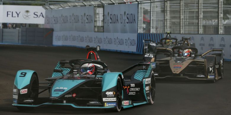 Jaguar TCS Racing's Mitch Evans won the inaugural Jakarta E-Prix, securing his third victory in the Formula E World Championship Season on Saturday, June 4, 2022 at the Jakarta International E-Prix Circuit (JIEC) in Ancol, North Jakarta.