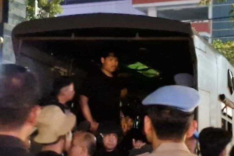 Demo Buruh di Semarang Ricuh, 18 Mahasiswa Ditangkap Polisi, 5 Dilarikan ke RS