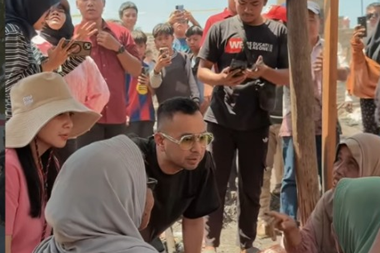 Hendak ke Rinjani, Raffi Ahmad hingga Ariel NOAH Kunjungi Desa Adat Sade Usai Kebakaran