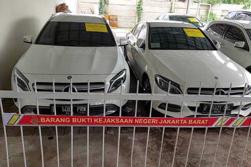 Penampakan 49 Mobil Mewah Sitaan Kasus KSP Indosurya yang Terparkir di Kantor Kejari Jakbar