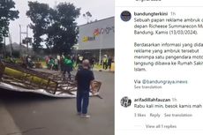 Reklame di Bandung Roboh Timpa Pengendara