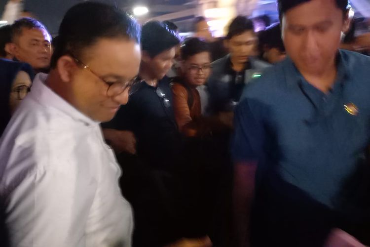 Anies Baswedan saat berkunjung ke Malioboro, Yogyakarta, Minggu (31/12/2023).