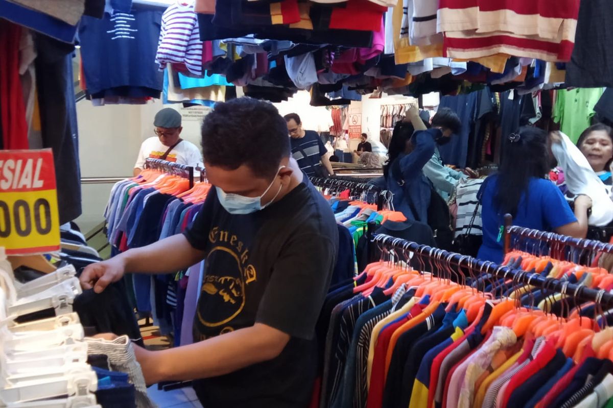 Mengintip Penjualan Baju Bekas Impor di Pasar Senen Paska 3 Bulan Larangan Pemerintah