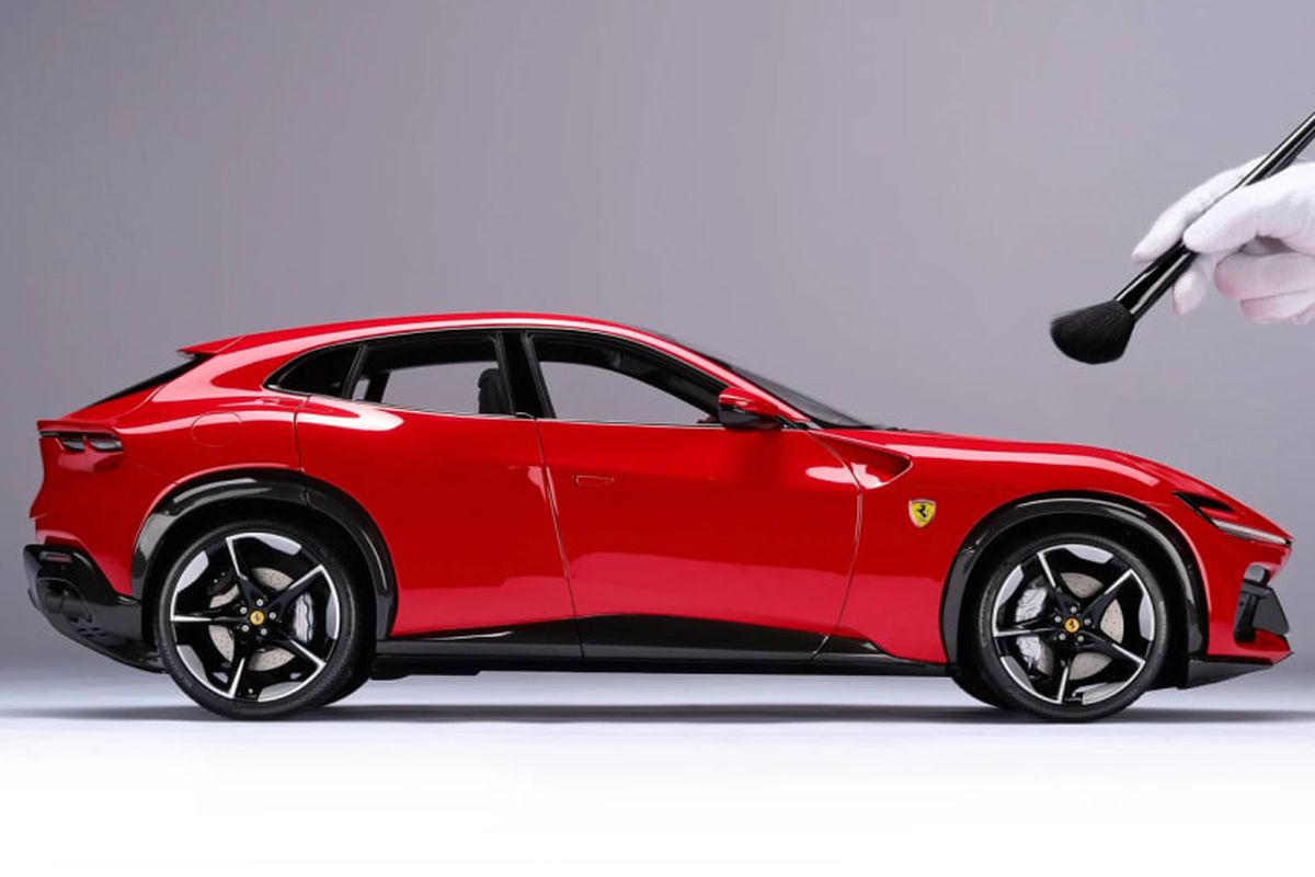 Die-cast Ferrari Purosangue yang harganya hampir setara dengan Toyota Kijang Innova Zenix Hybrid