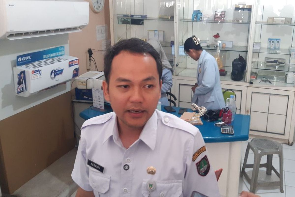 Wali Kota Solo, Respati Ardi melakukan sidak ke pelaku usaha yang bergerak di bidang elektronik di Jalan Yos Sudarso, Serengan, Solo, Jawa Tengah, Rabu (14/5/2025).