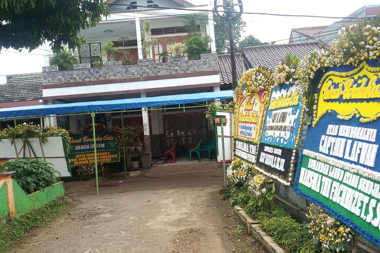 Kondisi Kediaman pilot Sriwijaya Air SJ 182, Kapten Afwan usai shalat gaib di Masjid Ad-daulah di Perum Cibinong Endah, Sukahati, Cibinong, Kabupaten Bogor, Jawa Barat, Jumat (15/1/2021).