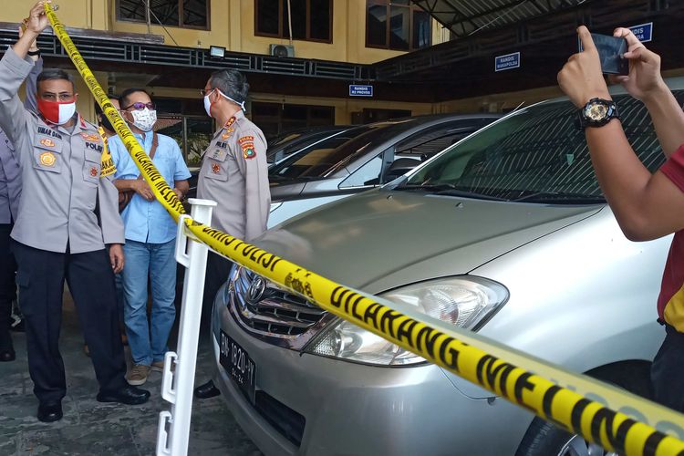 Puluhan mobil rental yang diamankan Polda Kepulauan Bangka Belitung, Jumat (12/6/2020).