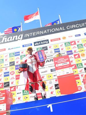 Andi Gilang memenangi balapan di kelas Supersport (SS) 600 dalam ajang Asia Road Racing Championship (ARRC) 2022 seri pertama, race perdana.