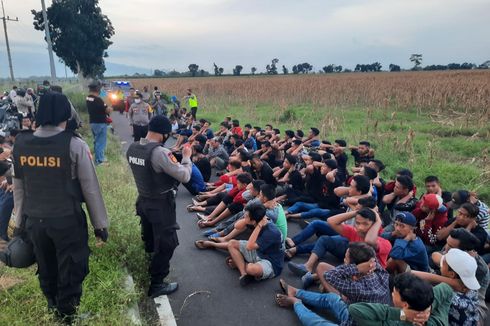 Ngabuburit dengan Balap Liar, Puluhan Pemuda Kabur ke Kebun Jagung Saat Dirazia