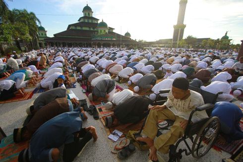 MUI, NU, dan Muhammadiyah Imbau Pelaksanaan Shalat Idul Fitri di Rumah, Berikut Tata Caranya...