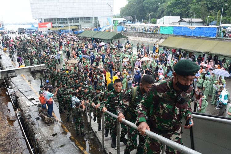 450 Prajurit TNI dari Yonif Raider 600/Modang Kodam VI Mulawarman berangkat menuju Papua.