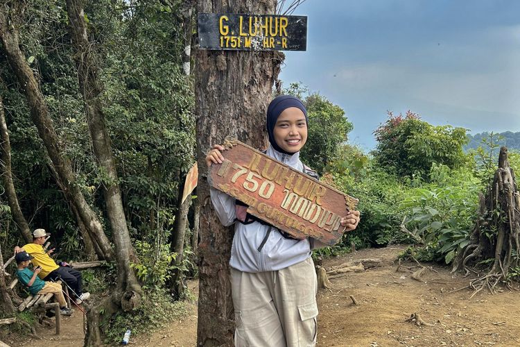 6 Tips Mendaki ke Gunung Luhur Bogor, Perhatikan Cuaca