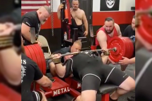 Powerlifter Will Barotti Cetak Rekor Dunia Bench Press 501 Kg