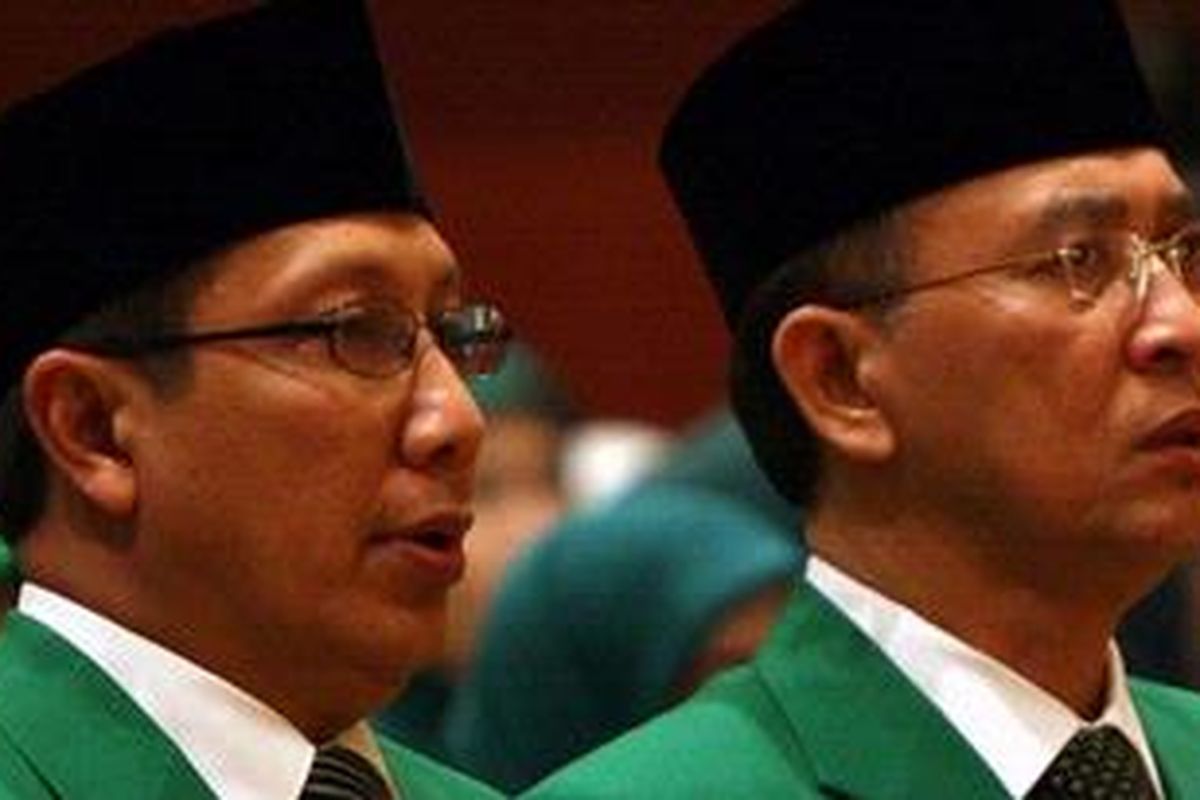 Wakil Ketua MPR Lukman Hakim Saifuddin (kiri)