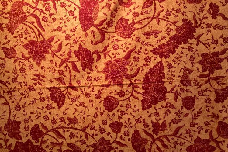 Pameran batik peranakan bertajuk Metamorfosa di Menara Kompas Lantai 8, Jakarta, Kamis (9/4/2026). Pameran ini berlangsung pada 9 April-5 Mei 2026.