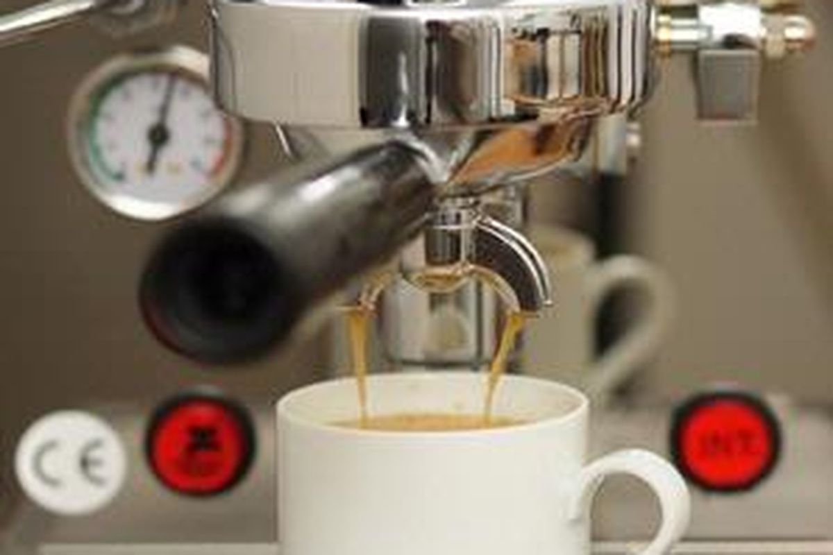 Mesin pembuat cappuccino.