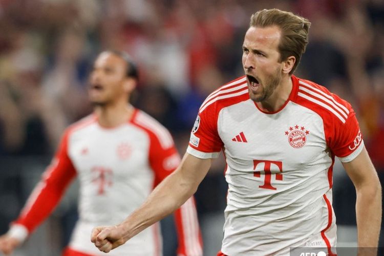 Penyerang Bayern Muenchen, Harry Kane, merayakan gol pada laga semifinal leg pertama Liga Champions kontra Real Madrid di Munich pada Selasa (30/4/2024) atau Kamis dini hari WIB.