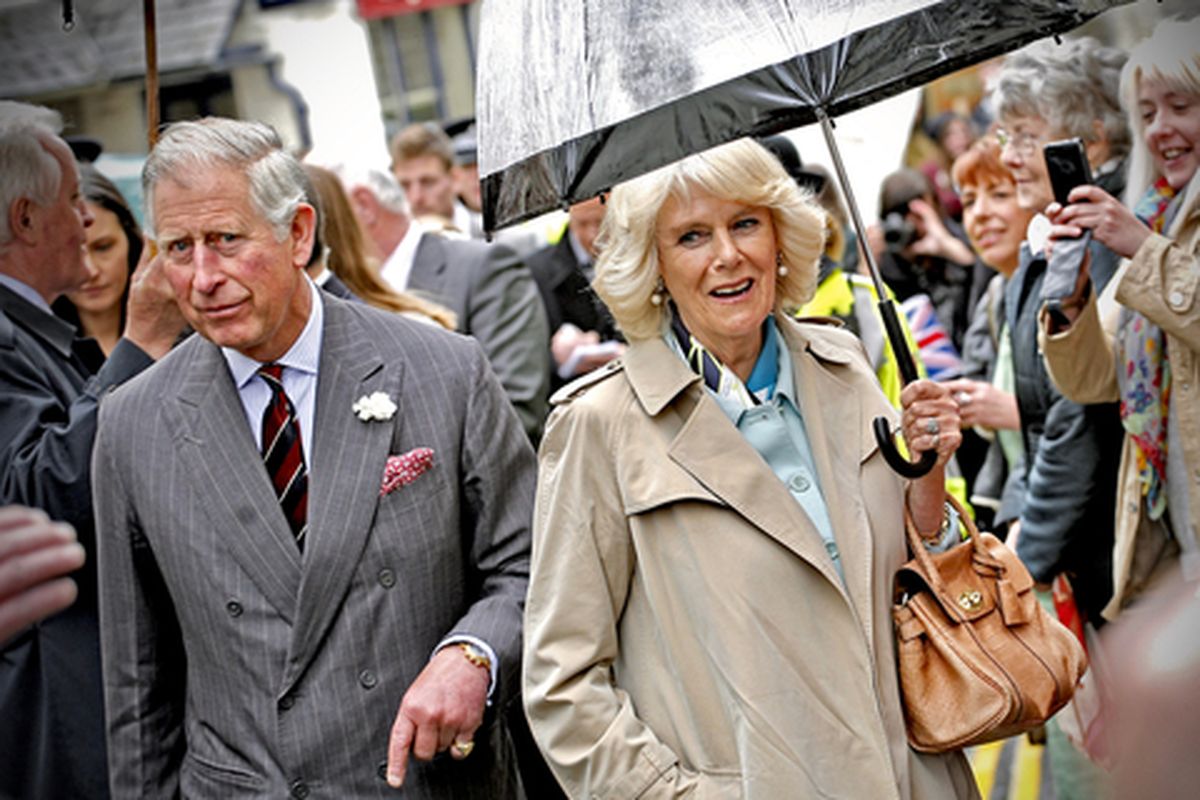Pangeran Charles dan Camilla ketika tur Wales tahunan, (24/05/2013).