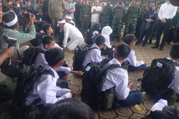 Suara yang Tidak dan Mendukung Program Barak Milter Dedi Mulyadi