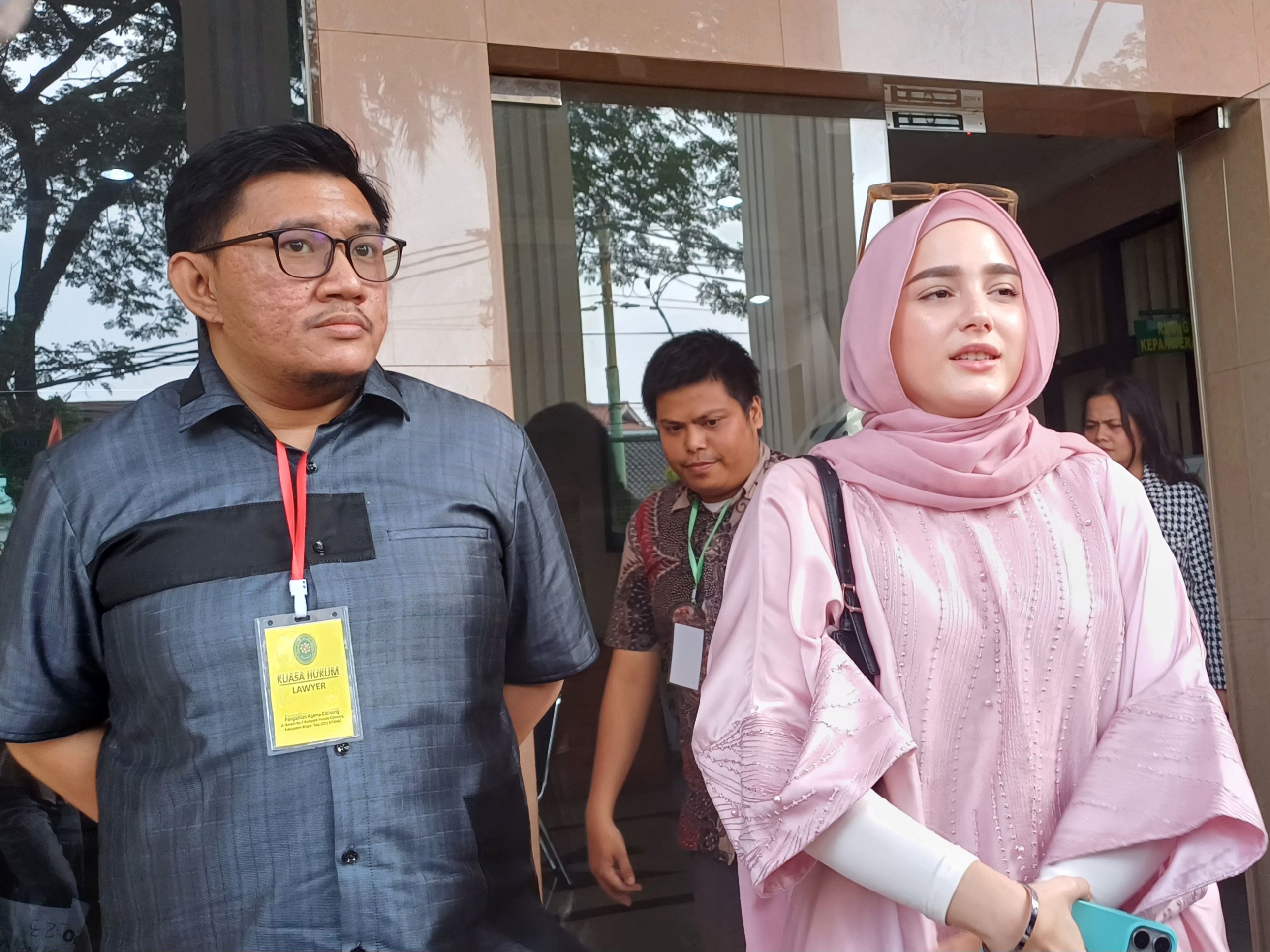 Aditya Zoni Mangkir ke Sidang Cerai, Yasmine Ow Sebut Sempat Bertemu Tadi Pagi