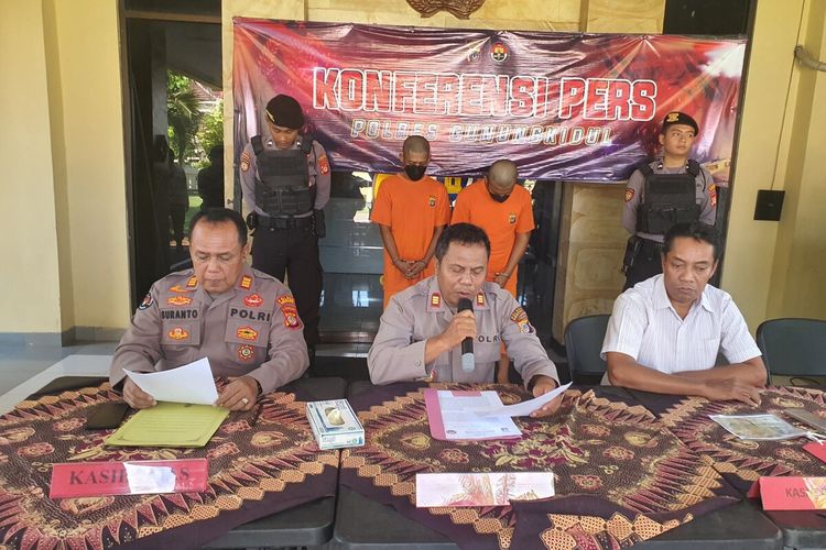 Dua pelaku pencurian kambing dihadirkan dalam Jumpa pers di Mapolres Gunungkidul, Kamis (26/6/2025)