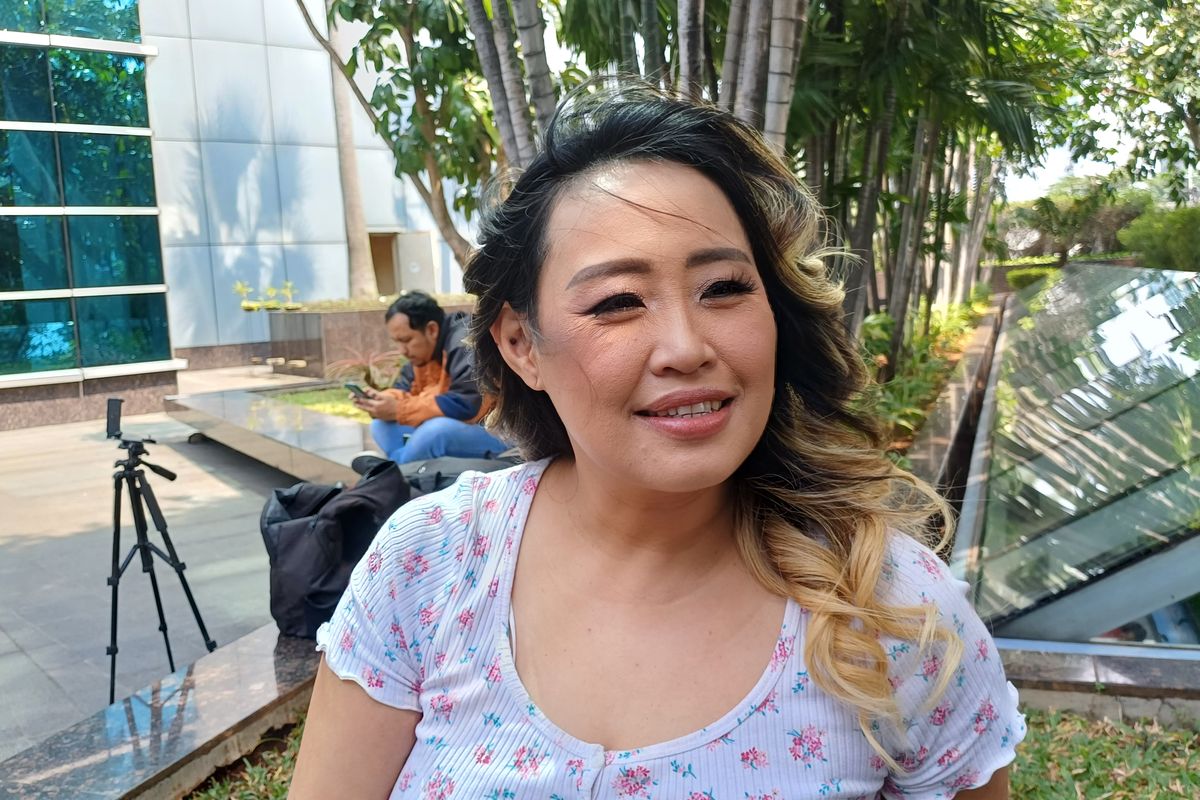 Viral Nyanyi Di Pinggir Jalan Pinkan Mambo Ngamen Emang Kerja