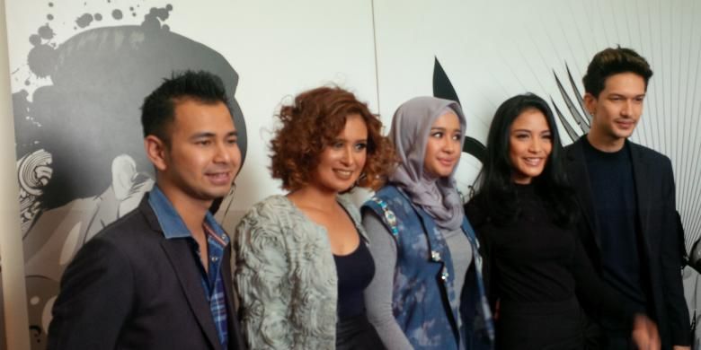 Para personel Bukan Bintang Biasa (BBB) diabadikan saat peluncuran single terbaru 'Best Friend Forever', di Hotel Icon, Kemang, Mampang Prapatan, Jakarta Selatan, Kamis (22/10/2015).