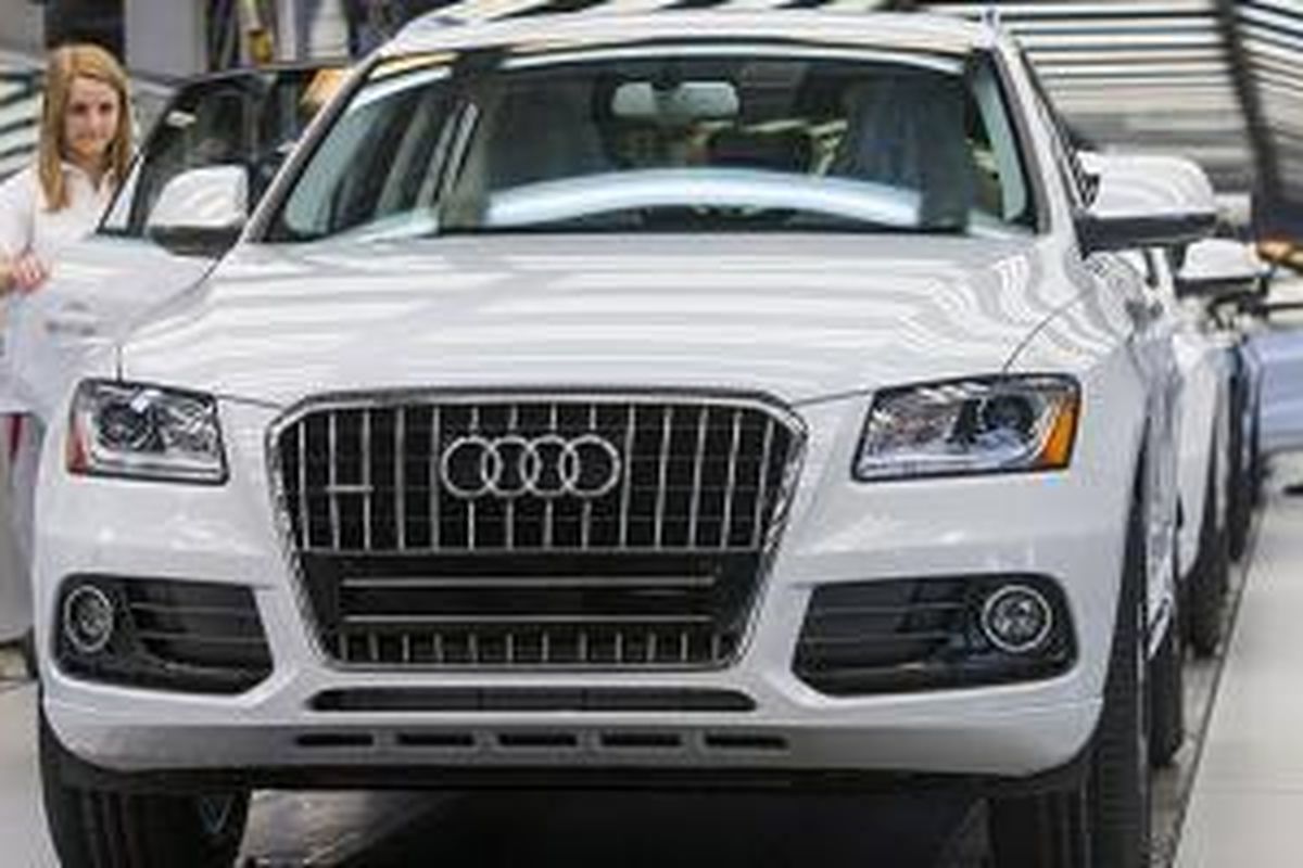 Audi untuk sementara mengungguli BMW di sisi penjualan mobil premium dunia dalam dua bulan pertama 2014.