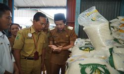 600 Ton Beras Masuk Trenggalek, Mas Wabup Pastikan Stok Jelang Lebaran Aman